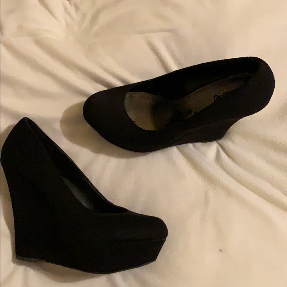 Suede black wedges